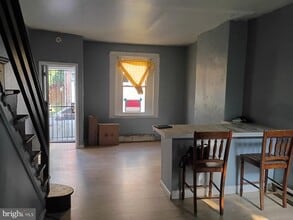 Building Photo - 3110 Custer St
