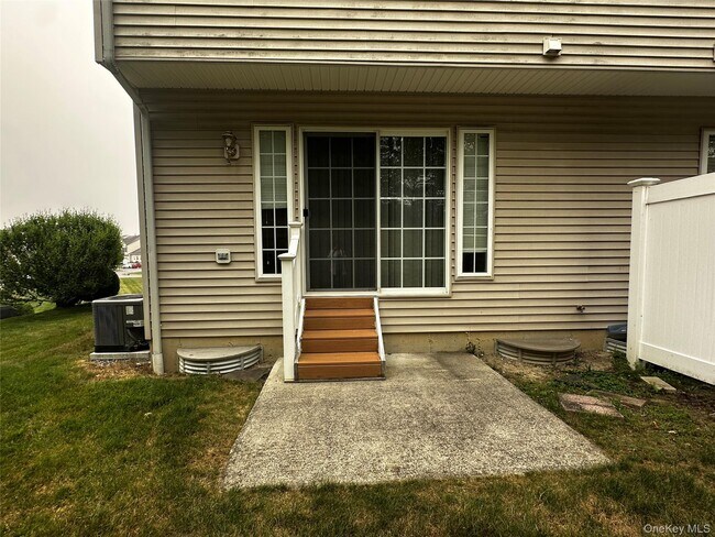 Foto del edificio - 2402 Rockledge Ct