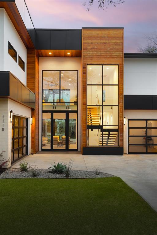 Building Photo - 1118 Mariposa Dr