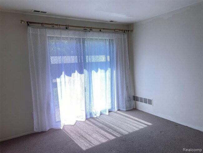 Building Photo - 7538 Manor Cir