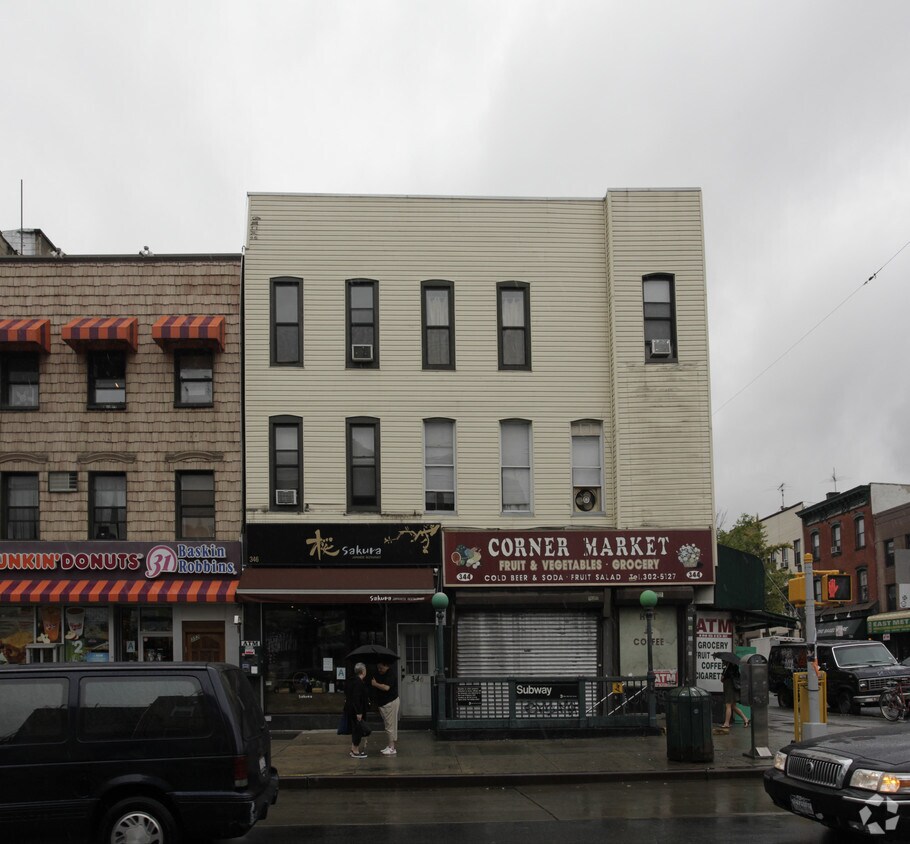 Building Photo - 344-346 Graham Ave