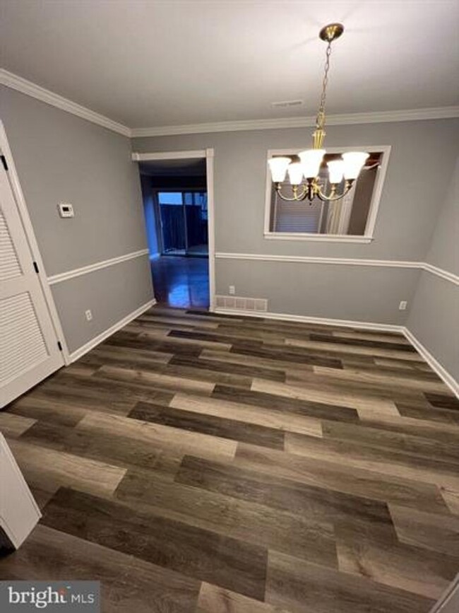 Foto del edificio - Beautiful fully renovated Townhomw 3 beds ...