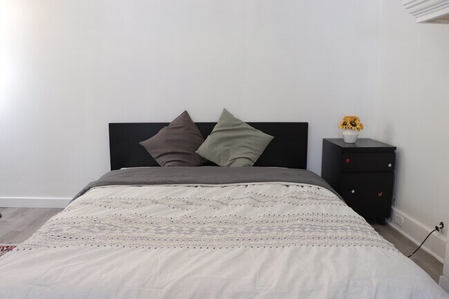 Foto del edificio - 1033 Flemington St
