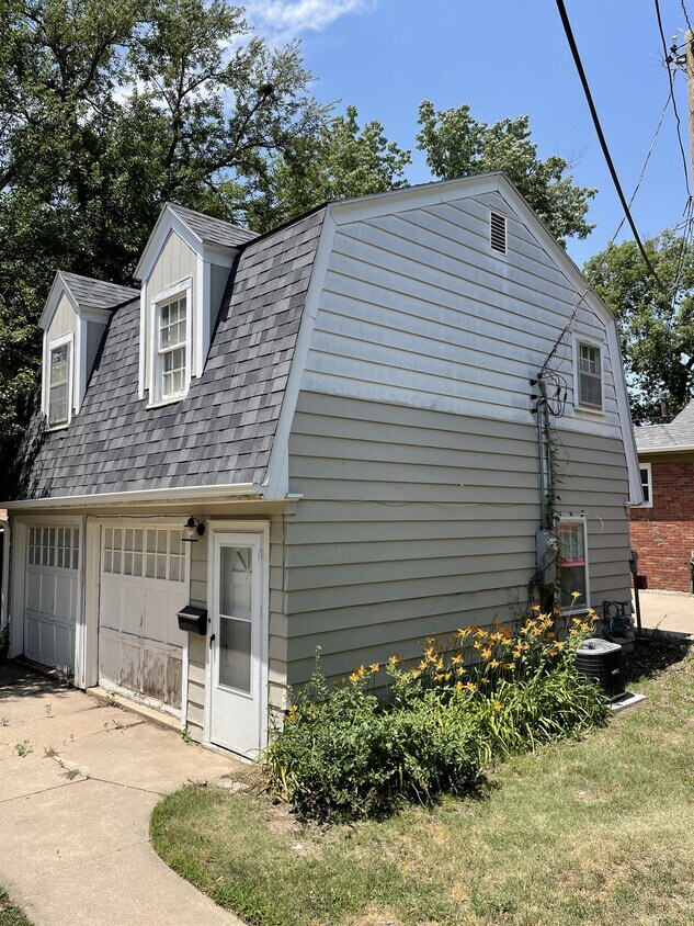 Primary Photo - 3102.5 Forest Ave