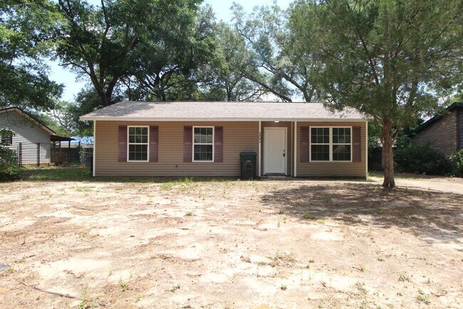 Building Photo - Updated 3/1 patio home in Milton