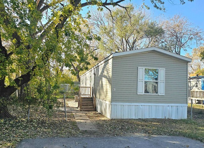 Foto del edificio - 2201 S Anna St