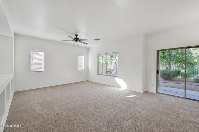 Building Photo - 3981 ROUNDABOUT Cir