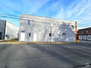 Building Photo - 11675 Beechwood St