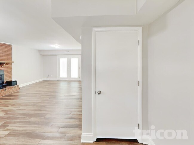 Foto del edificio - 6809 Cardigan Ave