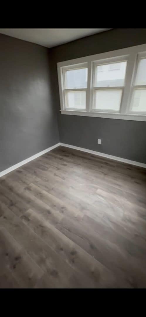 Foto del edificio - Coming Soon — Renovated 1 Bedroom Home in Nevada, MO!