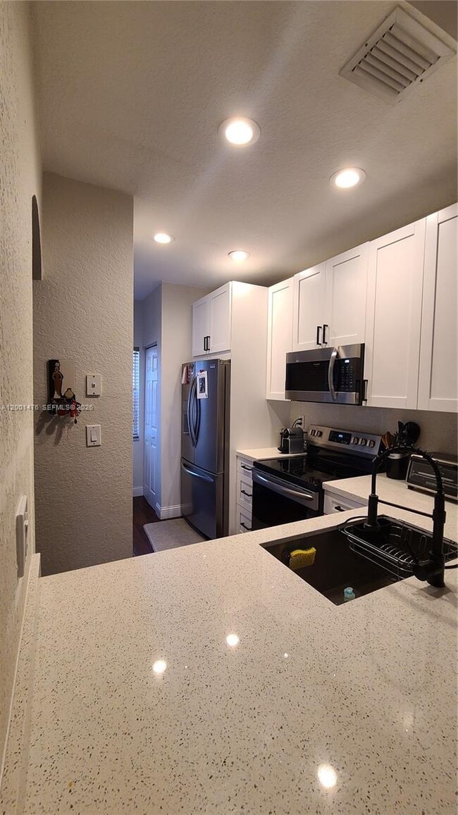 Foto del edificio - 5791 NW 116th Ave