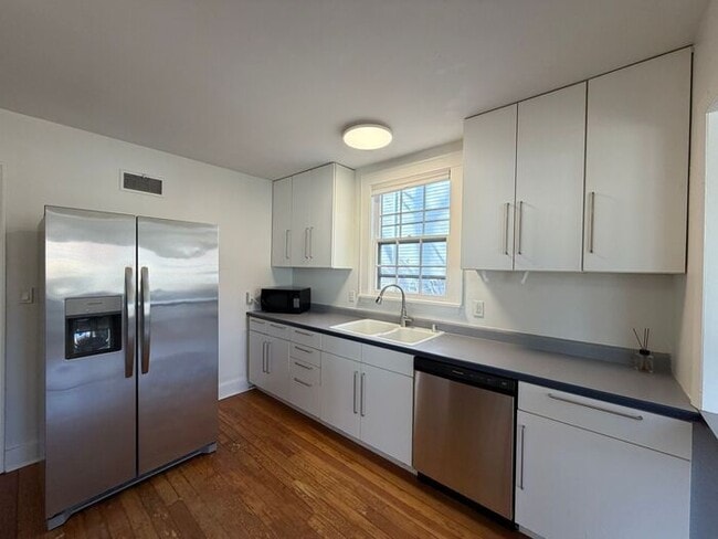 Building Photo - $1,950 | 3 Bedroom, 2 Bathroom House | NO Pets | Available for Immediate Move In!