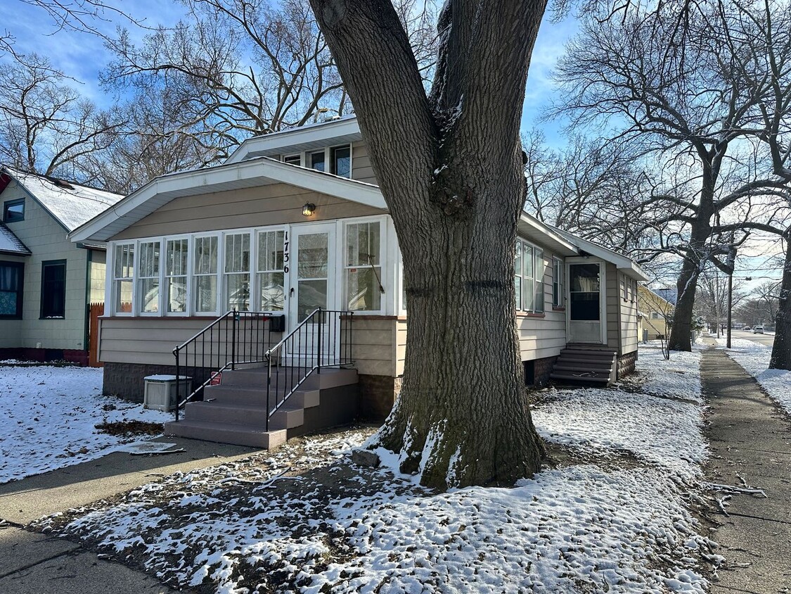 Primary Photo - Two Bedroom Home in Muskegon