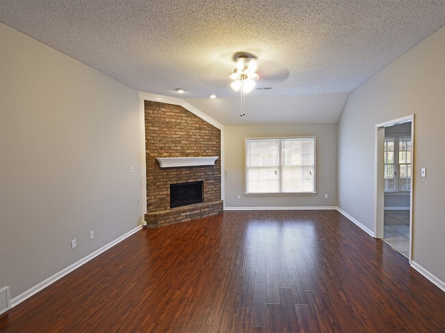 Photo - 3 Bedroom, 2.5 Bathrooms Near S Germantown and E Shelby Dr House