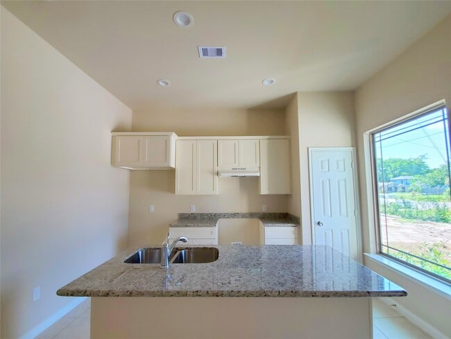 Foto del edificio - 4214 Weaver Rd