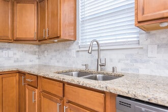 Building Photo - 111 Santa Monica Dr