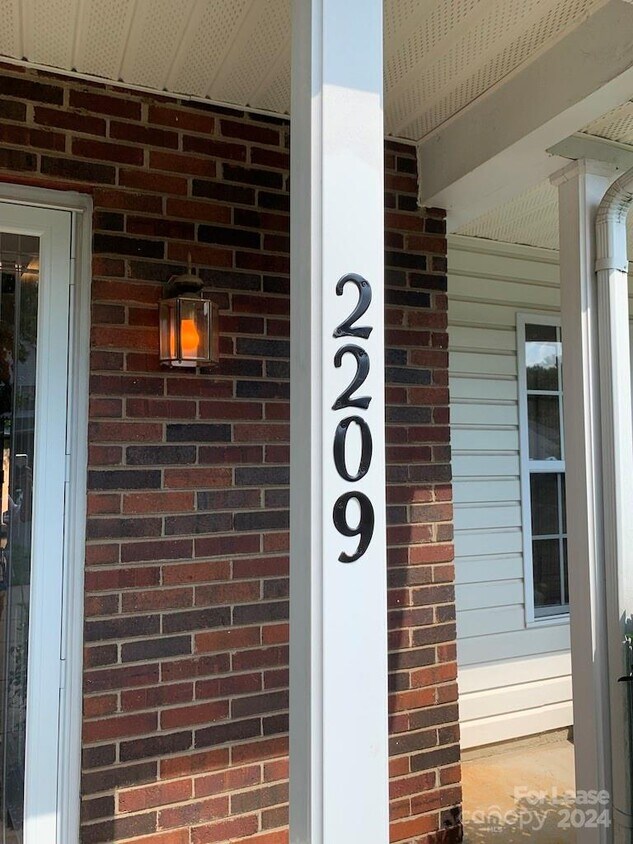 Primary Photo - 2209 Cigar Ct