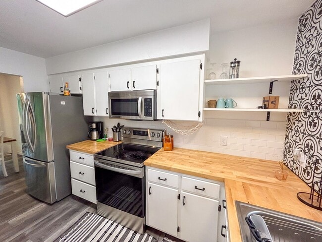 Foto del edificio - 1038 SW 6th Dr