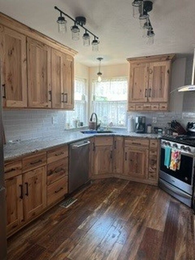 Foto del edificio - Furnished, Short-Mid Term-All-inclusive Tw...