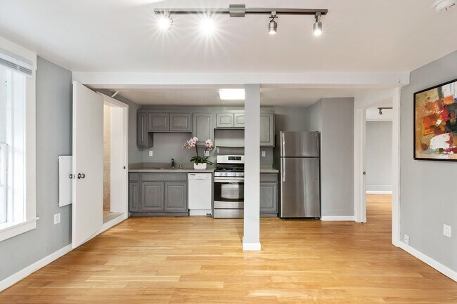 Building Photo - 439 Broderick St