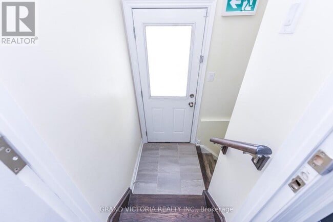 Building Photo - 4 Mussle White Rd