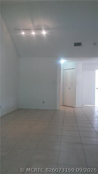 Building Photo - 1095 Coral Club Dr