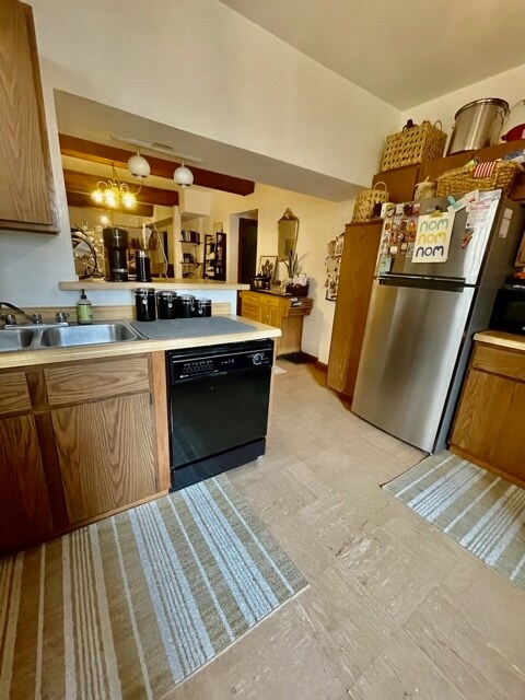 Kitchen - 1865 N Howe St