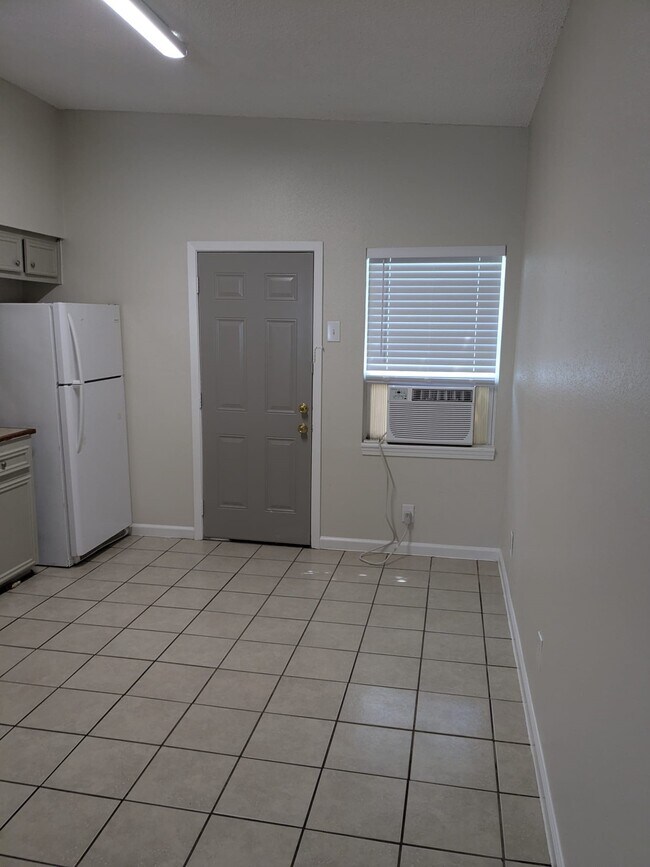 Foto del edificio - 3357 Frick Rd