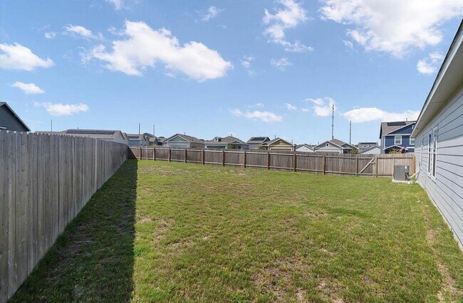 Foto del edificio - 14113 Lyndora Ln