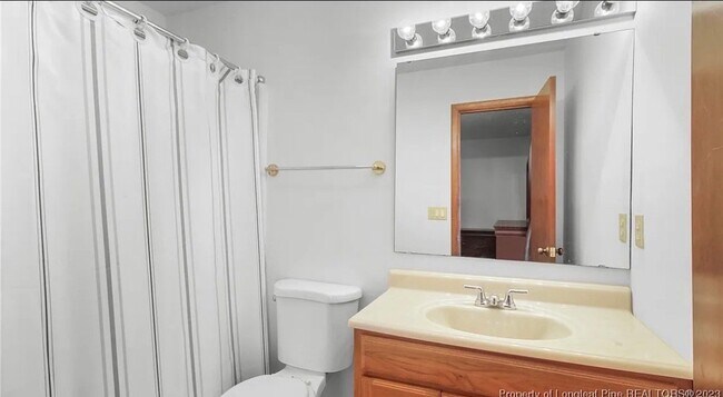 Foto del edificio - 6808 Sugarbin Ln