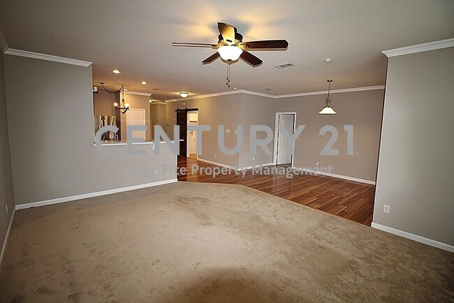 Foto del edificio - Beautiful 3/2/2 in Waxahachie For Rent!