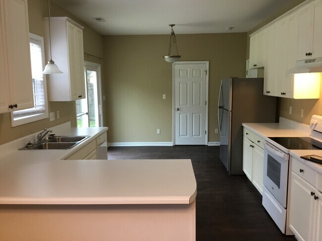 Foto del edificio - 204 Ber Creek Dr