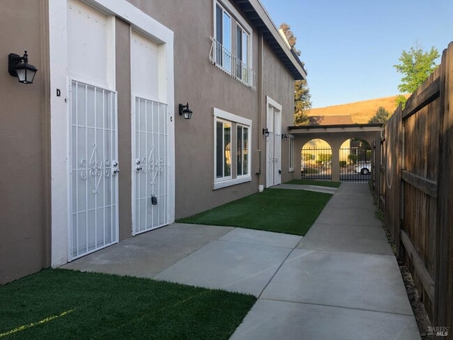 Foto del edificio - 1393 Callen St