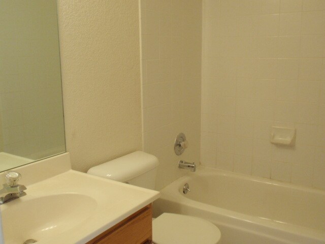 Foto del edificio - 1546 Columbine Village Dr