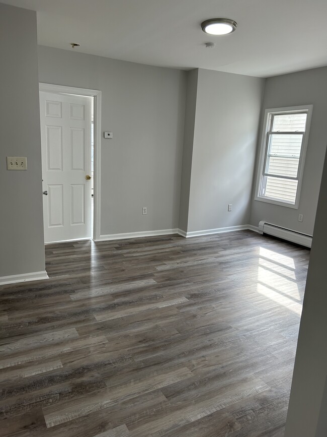 Livingroom - 107 Denver Ave