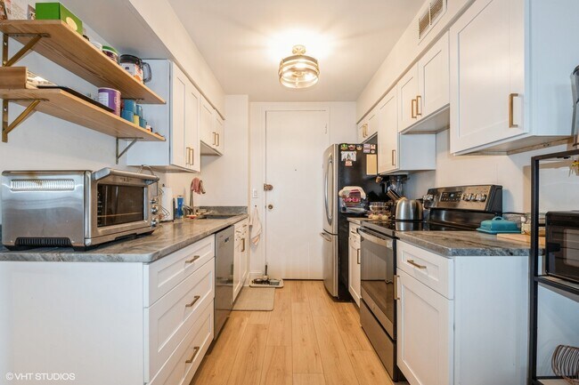 Foto del edificio - 6007 N Sheridan Rd