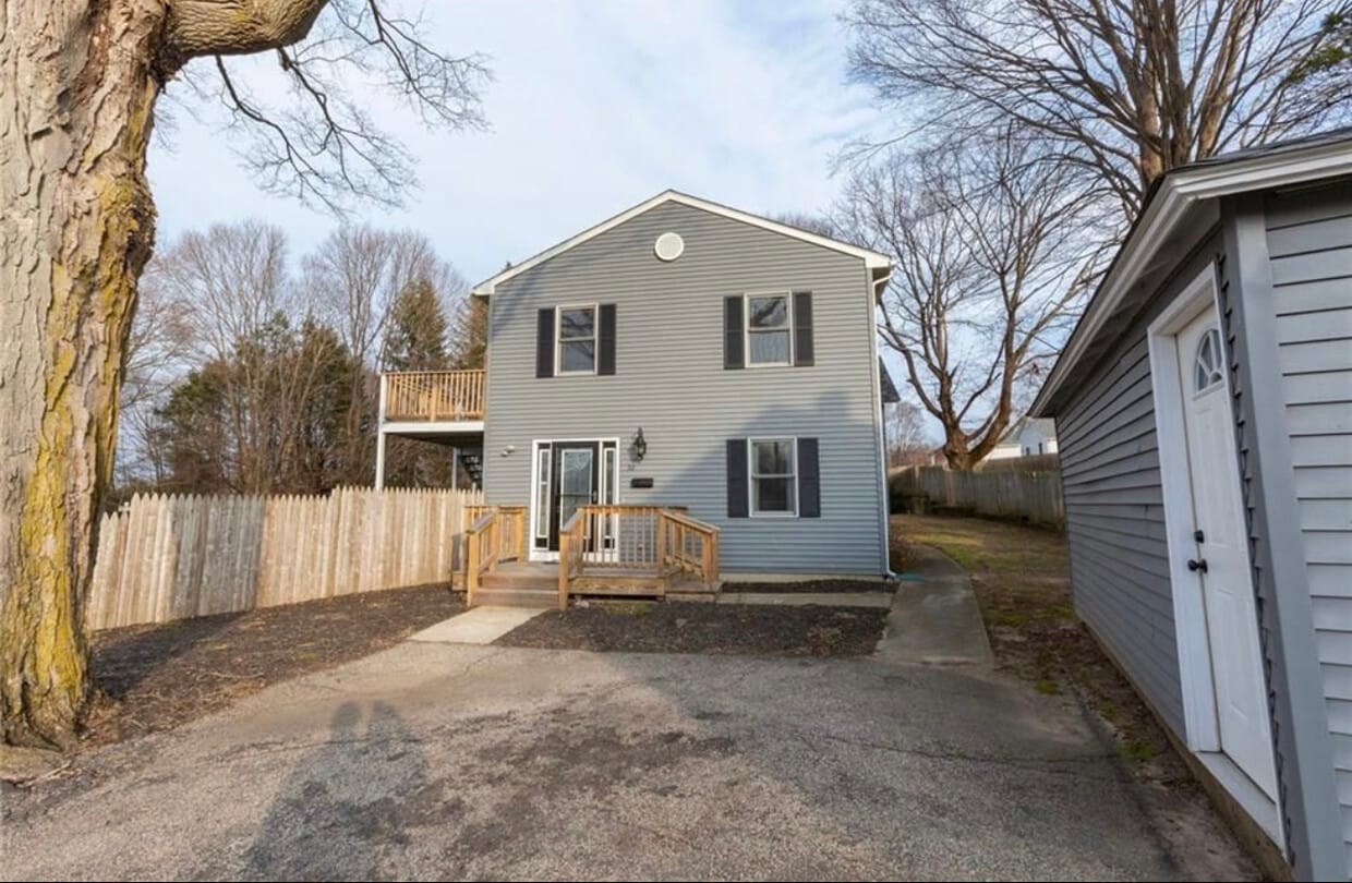 Primary Photo - 32 Pilgrim Ave
