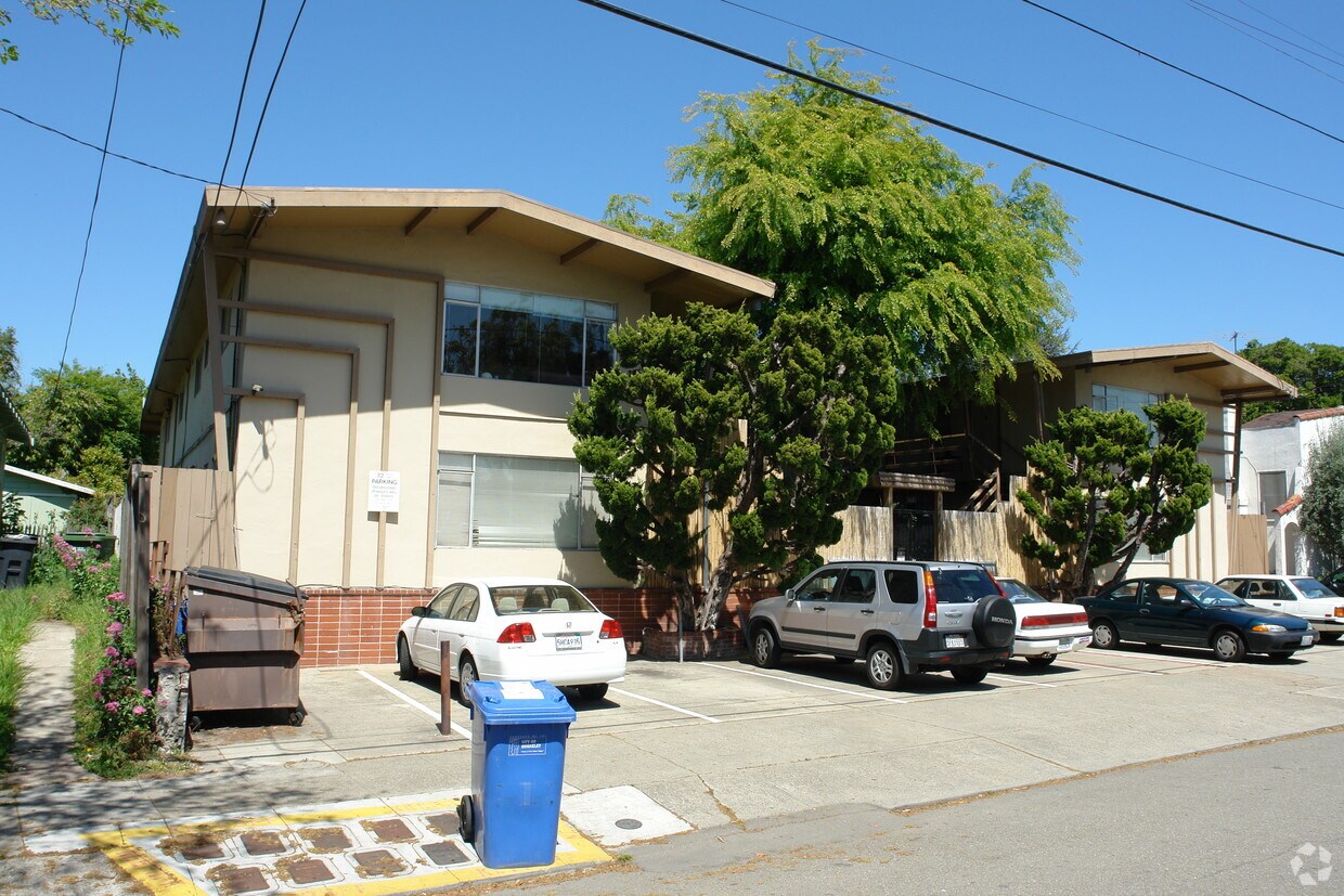 Building Photo - 1621 Blake St