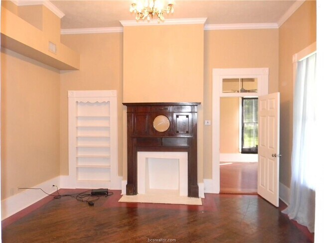 Foto del edificio - 903 E Washington Ave
