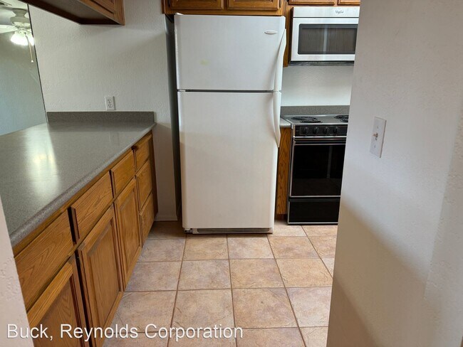 Foto del edificio - 2 br, 1 bath House - 2022 Merrill Ln. #14E