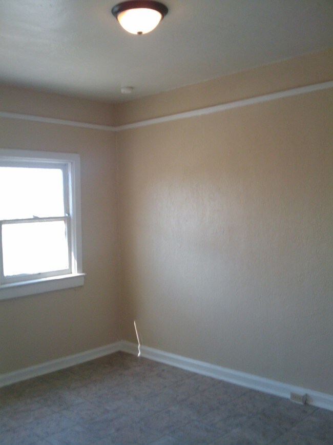 Building Photo - 1531 Mundy Dr