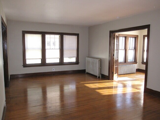 Building Photo - 518 South St