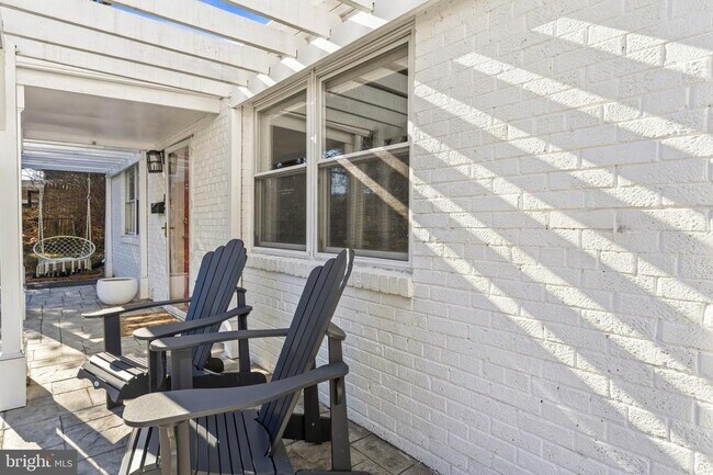 Building Photo - 4016 Hirst Dr