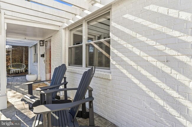 Foto del edificio - 4016 Hirst Dr