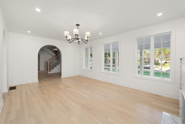 Building Photo - 1037 Belleforte Ave