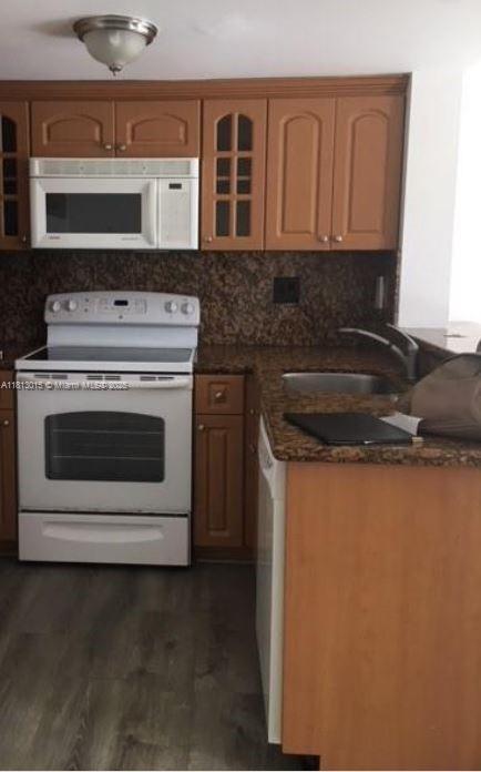 Foto del edificio - 8695 NW 6th Ln