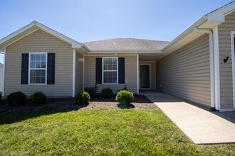 Building Photo - 610 Bear Valley Ct