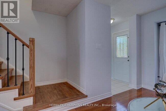 Building Photo - 145 Raponi Cir