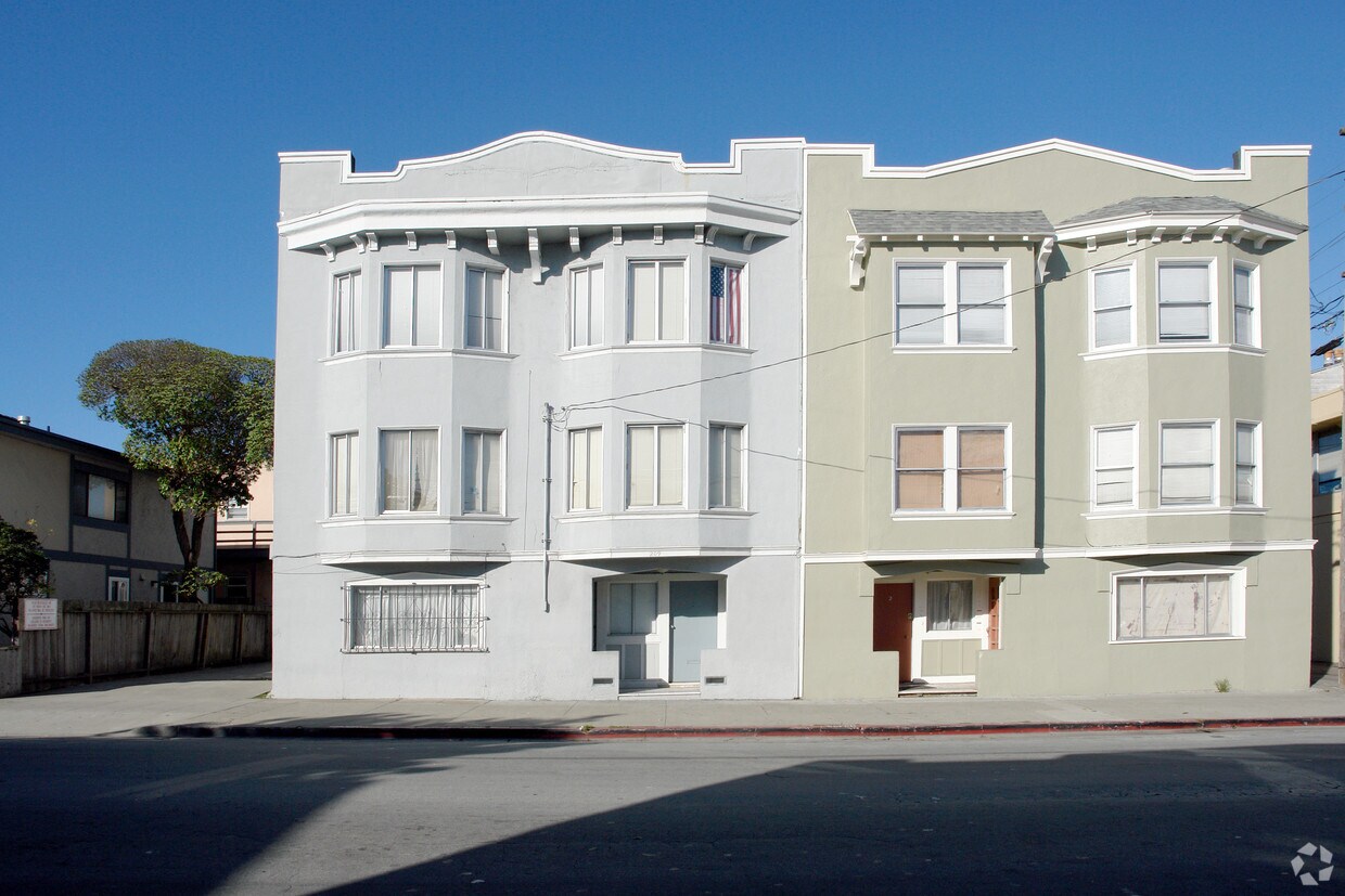 Building Photo - 211 Maple Ave