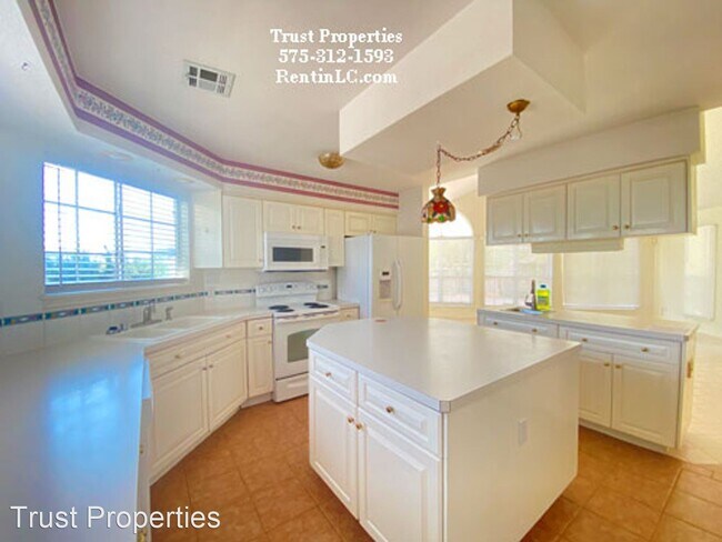 Building Photo - 3 br, 3 bath House - 6800 Via Emma